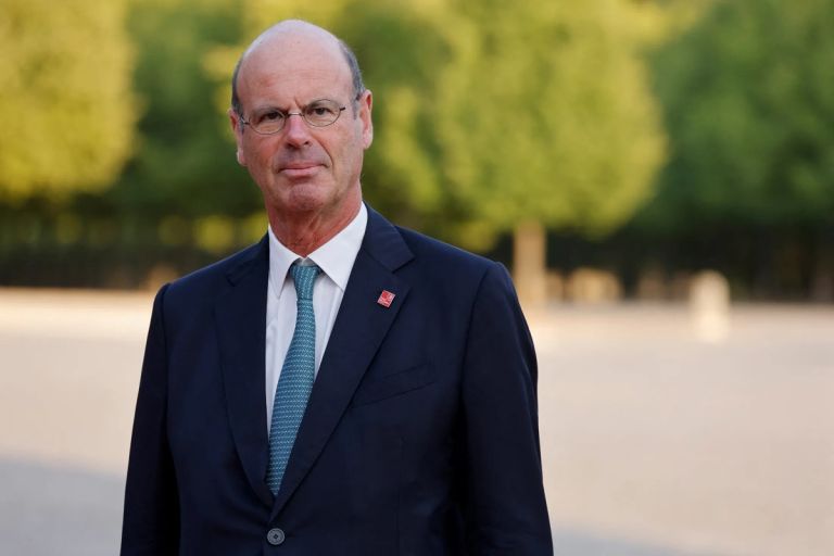 Έρικ Λομπάρντ: Η Γαλλία θα πετύχει τον στόχο ελλείμματος παρά την πολιτική κρίση