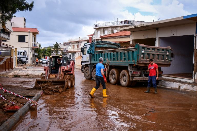 Πλημμύρες στη Μάνδρα: Αθώοι όλοι οι κατηγορούμενοι