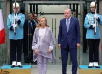 Τριμερής: Η Μελόνι προσεγγίζει τον Ερντογάν και προβληματίζει την Αθήνα Τριμερής: Η Μελόνι προσεγγίζει τον Ερντογάν και προβληματίζει την Αθήνα