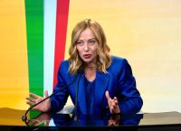 Μελόνι: Πολιτικό σχέδιο πίσω από αποφάσεις της δικαιοσύνης Μελόνι: Πολιτικό σχέδιο πίσω από αποφάσεις της δικαιοσύνης