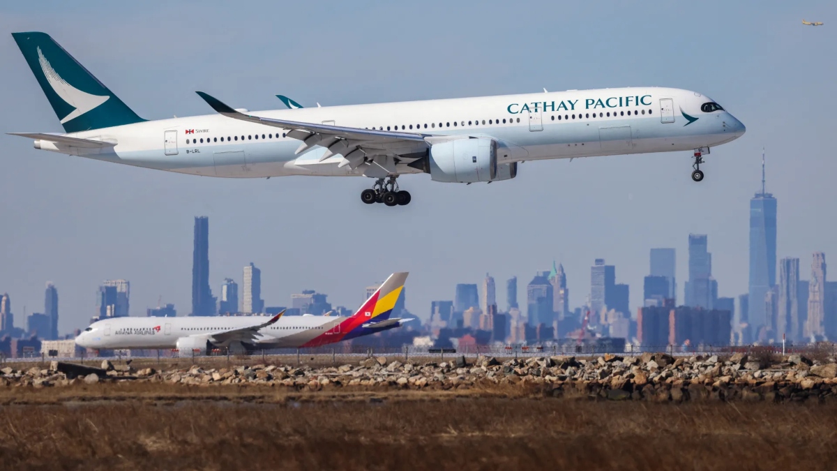 Η Cathay Pacific επενδύει σε νέα Boeing 777-9 για επέκταση μεγάλων αποστάσεων