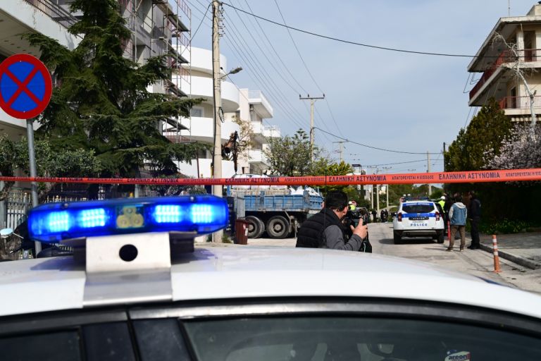 Ασπρόπυργος: Δεκάδες συλλήψεις μετά το άγριο επεισόδιο με πυροβολισμούς