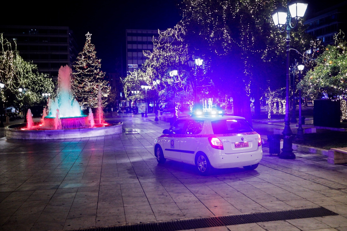 Από χειροβομβίδα η έκρηξη στην καφετέρια στον Άγιο Παντελεήμονα με τους δύο τραυματίες