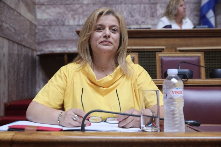 Βουλή: Εγκρίθηκε ο διορισμός της Αλεξάνδρας Ρογκάκου