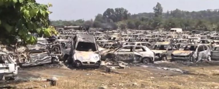 Φωτιά στην Αχαΐα: Κάηκαν 550 αυτοκίνητα στο Τελωνείο Πατρών