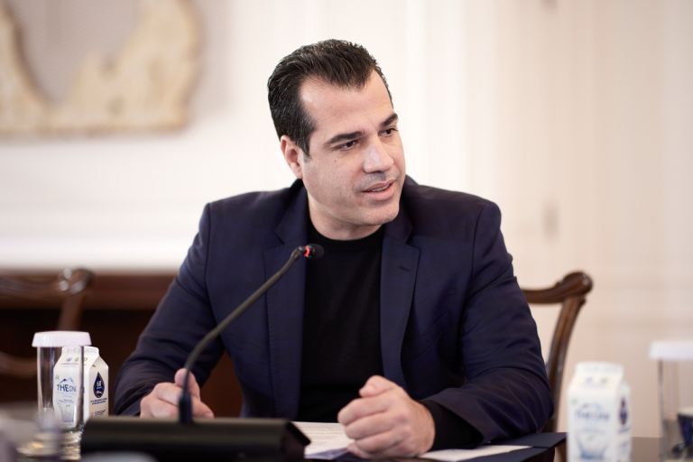 Πλεύρης: Ποινικοπoιούμε την παράνομη παραμονή – Έρχεται κατάργηση νομιμοποίησης μεταναστών στα 7 έτη