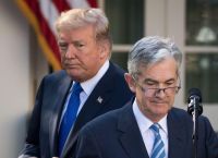 Ο Τραμπ άνοιξε πόλεμο με τη Fed Ο Τραμπ άνοιξε πόλεμο με τη Fed