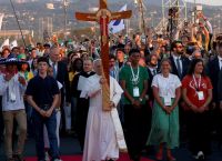 Υποδοχή με τιμές ροκ στάρ του Πάπα στο καθολικό Woodstock Υποδοχή με τιμές ροκ στάρ του Πάπα στο καθολικό Woodstock