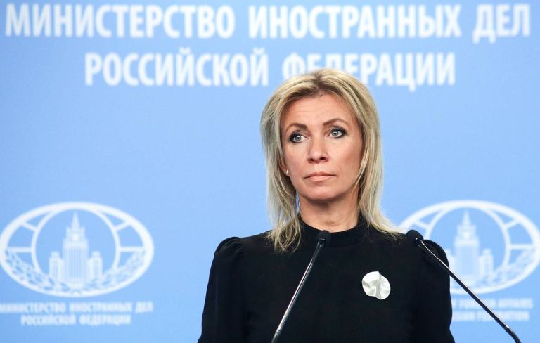 Προκλητική Ζαχάροβα: «Τρελάθηκαν» τα δυτικά ΜΜΕ με το κόκκινο χαλί που στρώθηκε στον Πούτιν