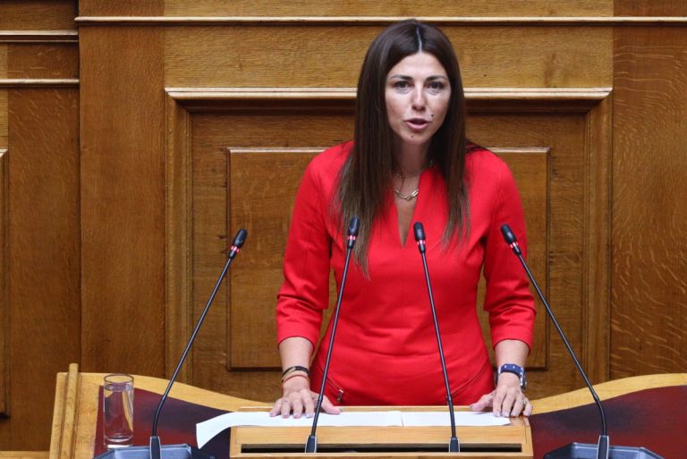 Ζαχαράκη: Υπέγραψε τη χρηματοδότηση του Πανεπιστημίου Κρήτης με 300.000 ευρώ