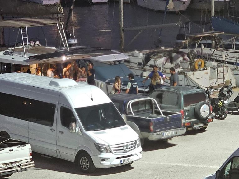 Έλεγχοι-αστραπή της ΑΑΔΕ στα ημερόπλοια της Σαντορίνης: Αποκαλύφθηκε εκτεταμένη φοροδιαφυγή