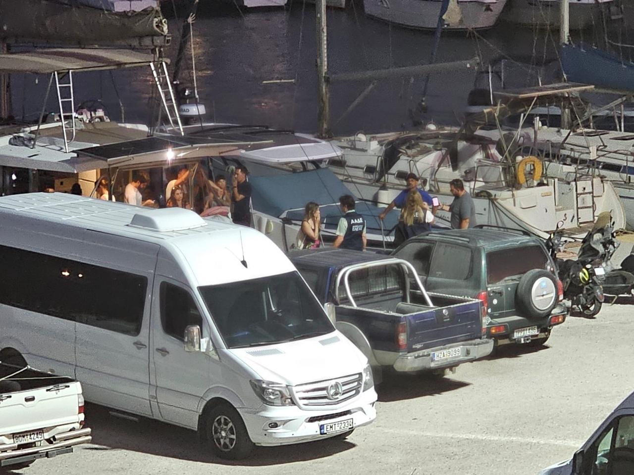 Έλεγχοι-αστραπή της ΑΑΔΕ στα ημερόπλοια της Σαντορίνης: Αποκαλύφθηκε εκτεταμένη φοροδιαφυγή