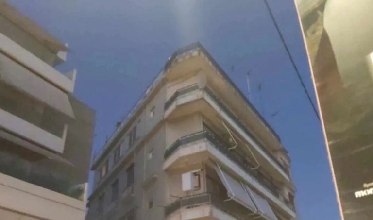 Αγρίνιο: Γυναίκα έκανε “βουτιά” θανάτου από τον 4ο όροφο πολυκατοικίας [vid]