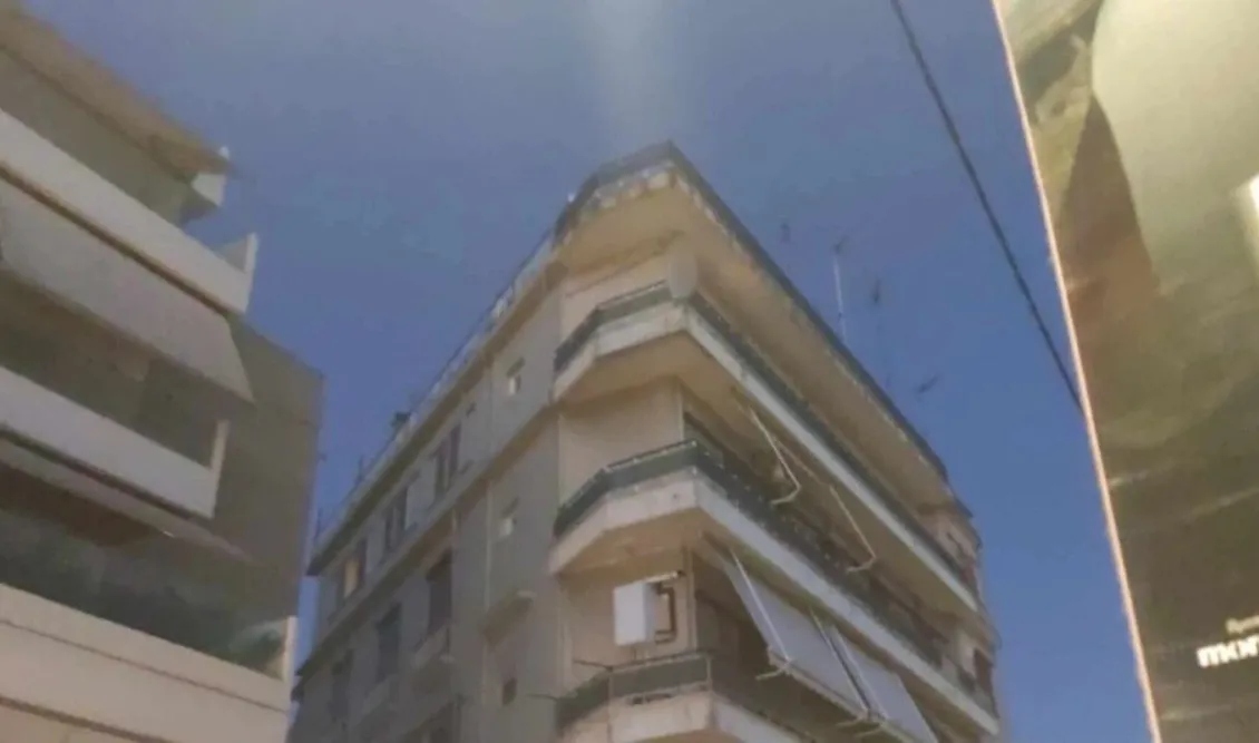 Αγρίνιο: Γυναίκα έκανε “βουτιά” θανάτου από τον 4ο όροφο πολυκατοικίας [vid]