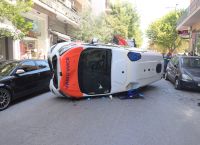 Τραγωδία στο Γουδί: Νεκρός ασθενής από ανατροπή ιδιωτικού ασθενοφόρου Τραγωδία στο Γουδί: Νεκρός ασθενής από ανατροπή ιδιωτικού ασθενοφόρου