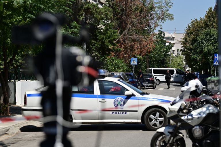 Χαλάνδρι: Γυναικοκτονία 47χρονης – Δράστης ο σύντροφός της, την σκότωσε στην είσοδο πολυκατοικίας