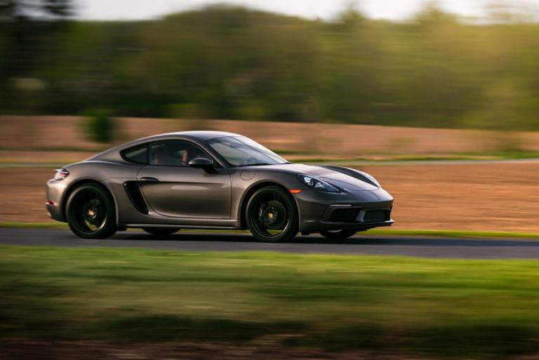 Porsche: Τέλος εποχής για την παραγωγή μπαταριών, καταργούνται 200 θέσεις εργασίας