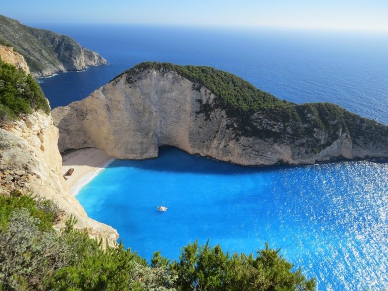 Αρνητικές κριτικές στις ευρωπαϊκές παραλίες: Πού βρίσκονται οι ελληνικές παραλίες;