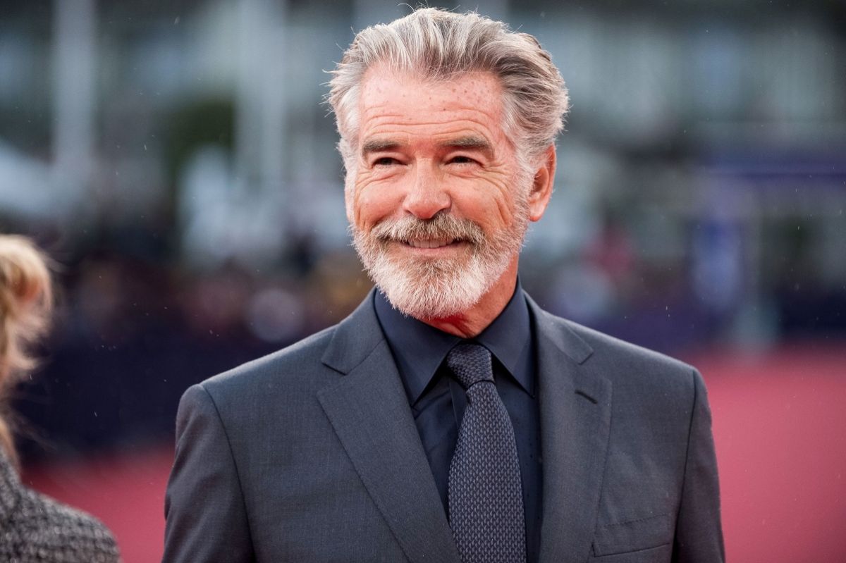 Pierce Brosnan: Έφαγε καυτερή σάλτσα στην εκπομπή του Fallon και πνίγηκε–Η  αντίδραση της Helen Mirren