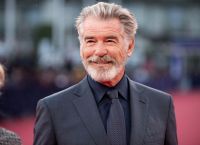 Pierce Brosnan: Έφαγε καυτερή σάλτσα στην εκπομπή του Fallon και πνίγηκε–Η αντίδραση της Helen Mirren Pierce Brosnan: Έφαγε καυτερή σάλτσα στην εκπομπή του Fallon και πνίγηκε–Η αντίδραση της Helen Mirren