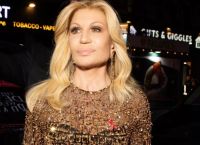 Αγνώριστη η Donatella Versace: Νέο φωτογραφικό ποστ την δείχνει να λες ότι γύρισε τον χρόνο πίσω! Αγνώριστη η Donatella Versace: Νέο φωτογραφικό ποστ την δείχνει να λες ότι γύρισε τον χρόνο πίσω!