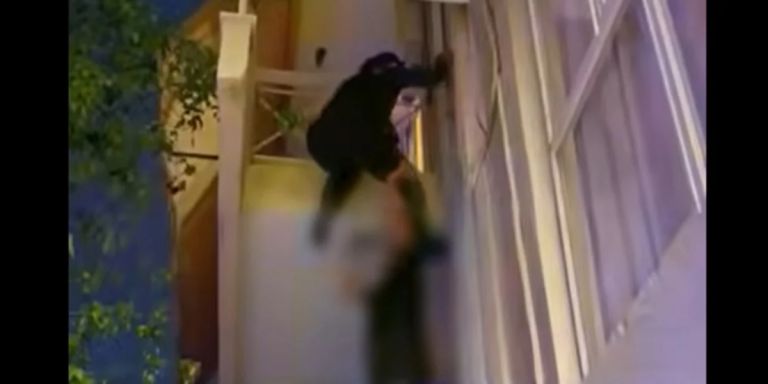 Αστυνομικός μάνα 3 παιδιών απεγκλώβισε 5χρονο αγοράκι από μπαλκόνι στα Καμίνια