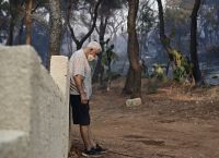 Φωτιά στην Ανατολική Αττική: Μεγάλη καταστροφή, ένας νεκρός και εκκενώσεις σε πλήρη εξέλιξη Φωτιά στην Ανατολική Αττική: Μεγάλη καταστροφή, ένας νεκρός και εκκενώσεις σε πλήρη εξέλιξη