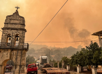 Φωτιές τώρα: Εκκένωση 16 οικισμών,3 τραυματίες Αχαΐα,112 Χίο,ζημιές σε Ζάκυνθο-Μέτωπα σε Πρέβεζα,Σταμνά Φωτιές τώρα: Εκκένωση 16 οικισμών,3 τραυματίες Αχαΐα,112 Χίο,ζημιές σε Ζάκυνθο-Μέτωπα σε Πρέβεζα,Σταμνά