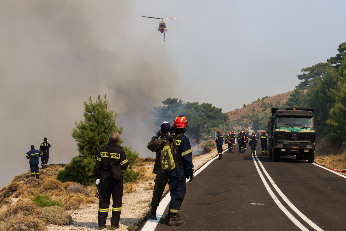 Μάχη με τις φλόγες σε πολλά μέτωπα: Κρίσιμη η κατάσταση σε Αχαΐα, Χίο, Πρέβεζα, Ζάκυνθο και Κεφαλονιά