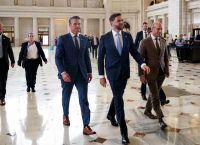 Τζέι Ντι Βανς αποδοκιμάστηκε για τη παρουσία εθνοφρουρών στην Ουάσινγκτον–Η ειρωνική του απάντηση στο πλήθος Τζέι Ντι Βανς αποδοκιμάστηκε για τη παρουσία εθνοφρουρών στην Ουάσινγκτον–Η ειρωνική του απάντηση στο πλήθος