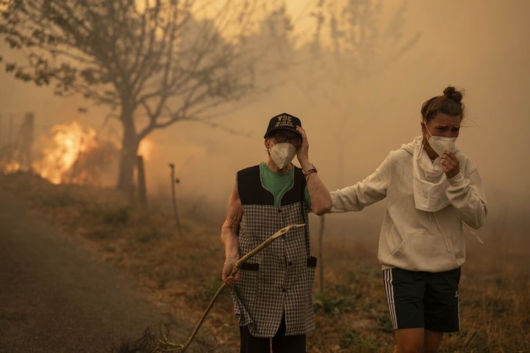 Πύρινος εφιάλτης σε Ισπανία και Τουρκία: Πάνω από 20 μέτωπα – Απειλούνται ιστορικά μνημεία