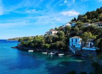 Greek Islands Push for Tourist Entry Fee Amid Overtourism Pressure Greek Islands Push for Tourist Entry Fee Amid Overtourism Pressure