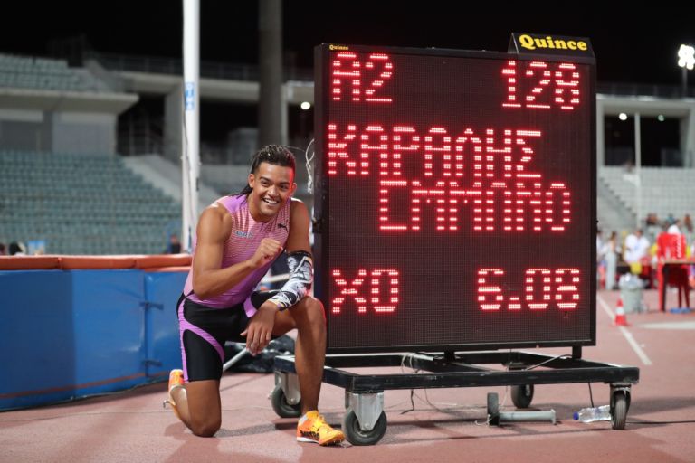 Καραλής: Ιστορικό άλμα στα 6.08μ. και νέο πανελλήνιο ρεκόρ! 4η επίδοση όλων των εποχών