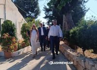 Στα Χανιά για τον Δεκαπενταύγουστο ο Μητσοτάκης-Παρακολούθησε τη Θεία Λειτουργία στις Κορακιές Στα Χανιά για τον Δεκαπενταύγουστο ο Μητσοτάκης-Παρακολούθησε τη Θεία Λειτουργία στις Κορακιές