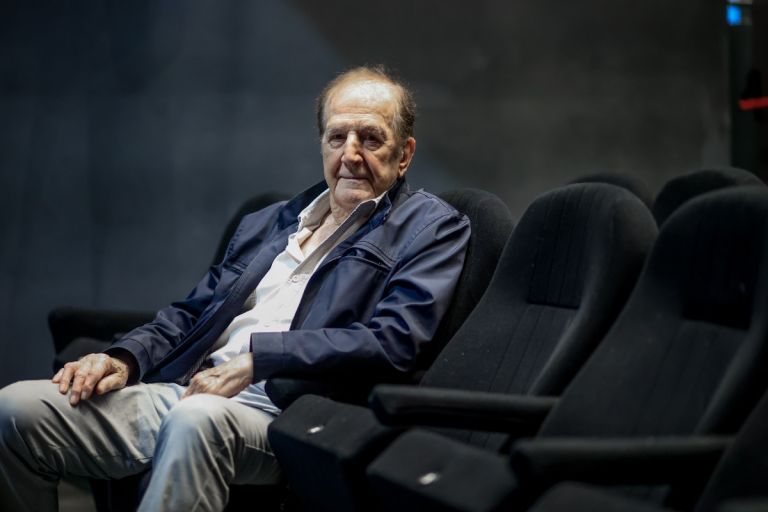 Συγκλονίζει ο Γιώργος Κωνσταντίνου: «Ο κόσμος έτρεχε να σωθεί, το ημερολόγιο έγραφε 15 Αυγούστου 1940»