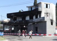 Θανατηφόρο τροχαίο στο Κορωπί: Αυτοκίνητο έπεσε σε κατάστημα και προκάλεσε πυρκαγιά – Νεκρός ο οδηγός Θανατηφόρο τροχαίο στο Κορωπί: Αυτοκίνητο έπεσε σε κατάστημα και προκάλεσε πυρκαγιά – Νεκρός ο οδηγός