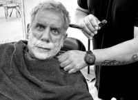 Γιώργος Μαζωνάκης: Πήγε για κούρεμα μετά το εξιτήριο από το Δρομοκαΐτειο Γιώργος Μαζωνάκης: Πήγε για κούρεμα μετά το εξιτήριο από το Δρομοκαΐτειο