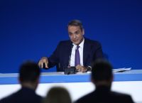 Πακέτο-ανάσα στη ΔΕΘ: Μείωση φόρων, επιδόματα και ελαφρύνσεις ύψους άνω των €2 δισ. Πακέτο-ανάσα στη ΔΕΘ: Μείωση φόρων, επιδόματα και ελαφρύνσεις ύψους άνω των €2 δισ.
