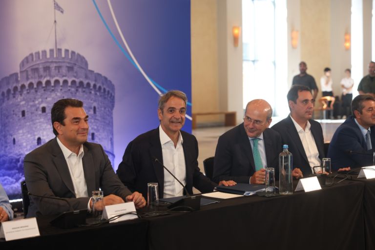 Ο Μητσοτάκης στη Θεσσαλονίκη με το “μισό υπουργικό”: Ηχηρό μήνυμα για τη Βόρεια Ελλάδα