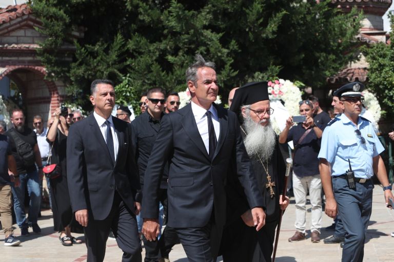 Μητσοτάκης στην κηδεία Βεσυρόπουλου: «Έφυγε το καλύτερο παιδί, έτσι θα τον θυμόμαστε»
