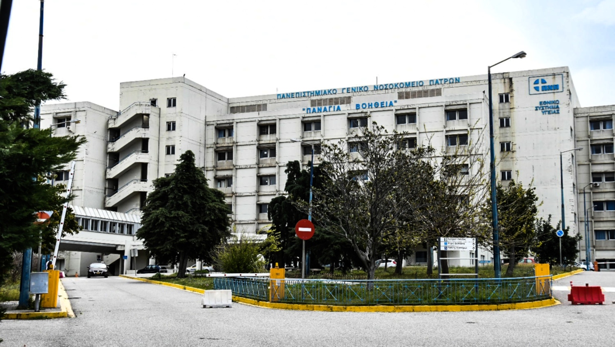 Συγκίνηση στην Πάτρα: 14χρονη από την Κεφαλονιά αποσωληνώθηκε και αγκάλιασε τους γιατρούς της