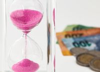 Επτά Χρόνια Ανασύνταξης – Τα Mega Deals που Άλλαξαν την Ελληνική Οικονομία Επτά Χρόνια Ανασύνταξης – Τα Mega Deals που Άλλαξαν την Ελληνική Οικονομία