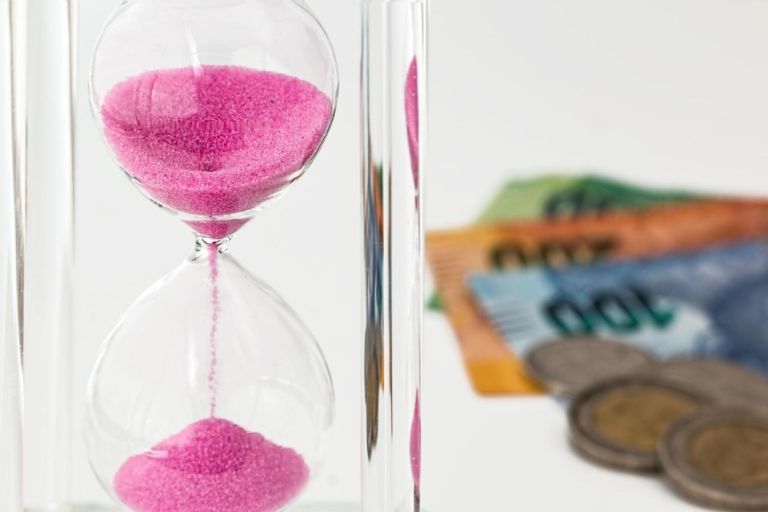 Επτά Χρόνια Ανασύνταξης – Τα Mega Deals που Άλλαξαν την Ελληνική Οικονομία