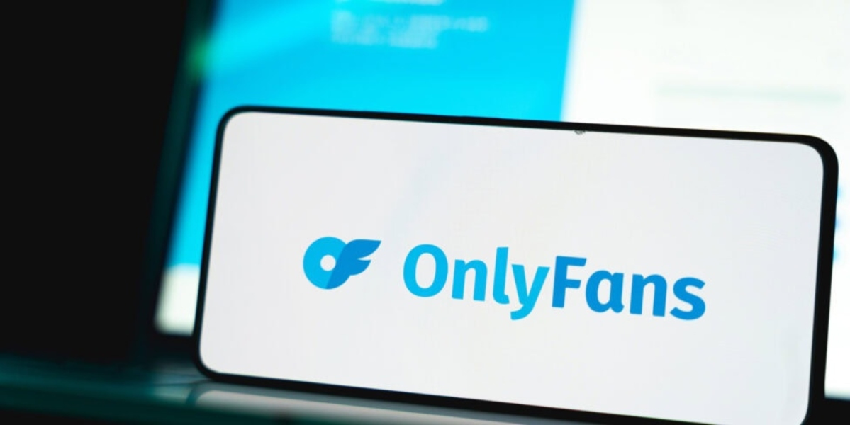OnlyFans: Χρυσή αυτοκρατορία $8 δισ. και μέρισμα-μαμούθ $701 εκατ. στον ιδιοκτήτη