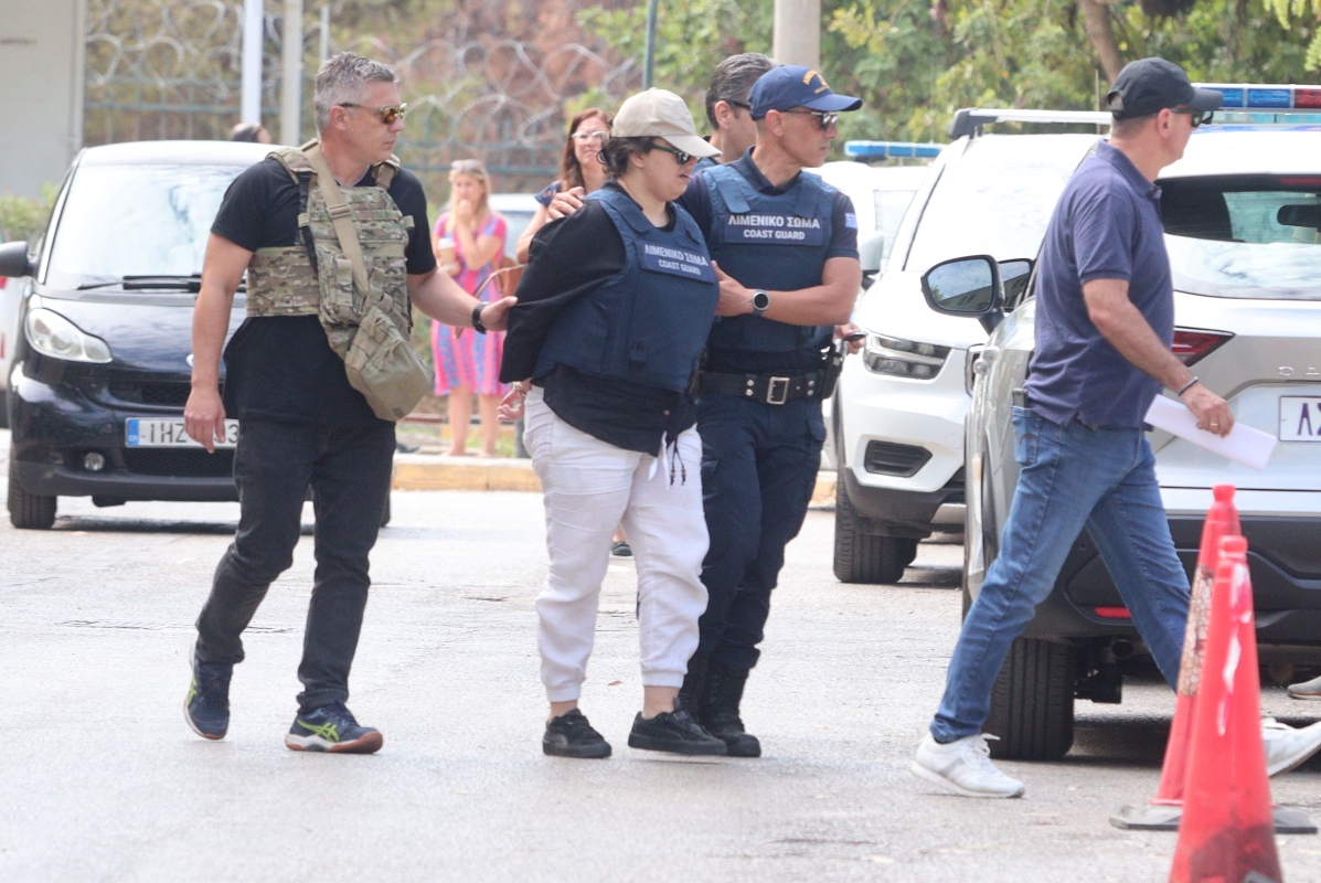 Νεκρό κοριτσάκι στο Παλαιό Φάληρο: Έφτασε στον ανακριτή η μητέρα -Επιμένει στην εκδοχή του ατυχήματος