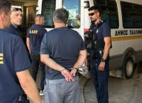 Παλλήνη: Συνελήφθη μόνιμος υπάλληλος του Δήμου για τέσσερις εμπρησμούς Παλλήνη: Συνελήφθη μόνιμος υπάλληλος του Δήμου για τέσσερις εμπρησμούς