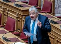 Σκληρή απάντηση Παπαϊωάννου στο ΠΑΣΟΚ για τον καθηγητή Ζώρα: «Καλή τύχη στην αντιπολιτευτική τους Οδύσσεια» Σκληρή απάντηση Παπαϊωάννου στο ΠΑΣΟΚ για τον καθηγητή Ζώρα: «Καλή τύχη στην αντιπολιτευτική τους Οδύσσεια»