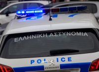 Χολαργός: Ένοικος ταμπουρωμένος σε σπίτι απειλεί αστυνομικούς και περαστικούς Χολαργός: Ένοικος ταμπουρωμένος σε σπίτι απειλεί αστυνομικούς και περαστικούς
