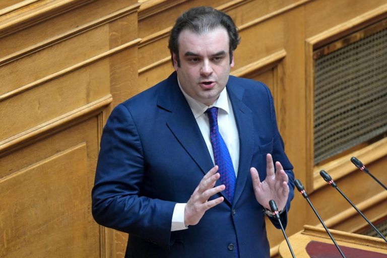 Πιερρακάκης: «Τέλος στην πληγή» του παράνομου τζόγου – Χάνονται 1,6 δισ. ευρώ ετησίως