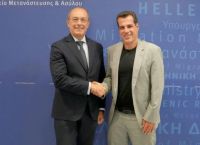 Ο Πλεύρης συναντήθηκε με τον Ιταλό πρέσβη – Επι τάπητος η ενίσχυση σε διμερές επίπεδο Ο Πλεύρης συναντήθηκε με τον Ιταλό πρέσβη – Επι τάπητος η ενίσχυση σε διμερές επίπεδο